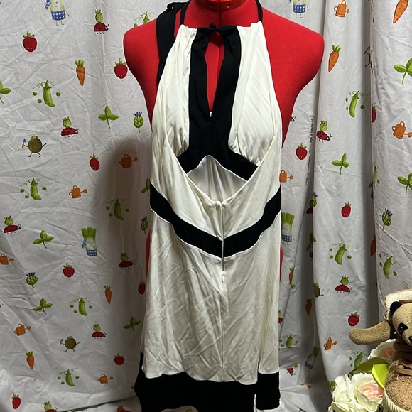 Bebe open back white and black dress 👗 - Picture 4 of 4